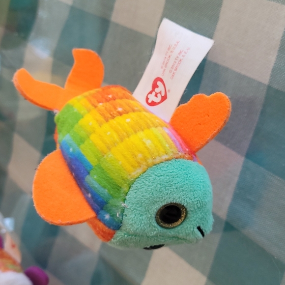 Teenie Beanie Baby Rainbow Owl, Narwhal and Fish - 2019 McDonald's Happy meal - Picture 3 of 4